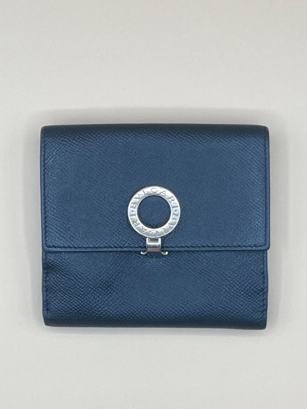 BVLGARI BVLGARI Black Grained Leather Compact Bifold Wallet Silver Ring Clasp